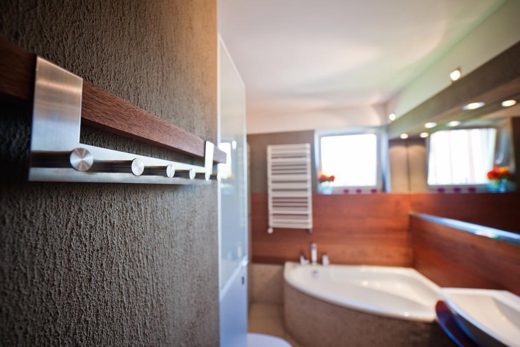 Best Inn Poznan Apartament Wojskowa Chambre photo